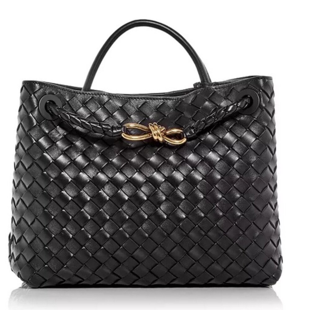New Bottega Veneta Black Medium Andiamo Leather Bag